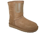 UGG CLASSIC SHORT LOGO<br>CAMEL
