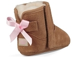 UGG JESSE BOW<br>camel